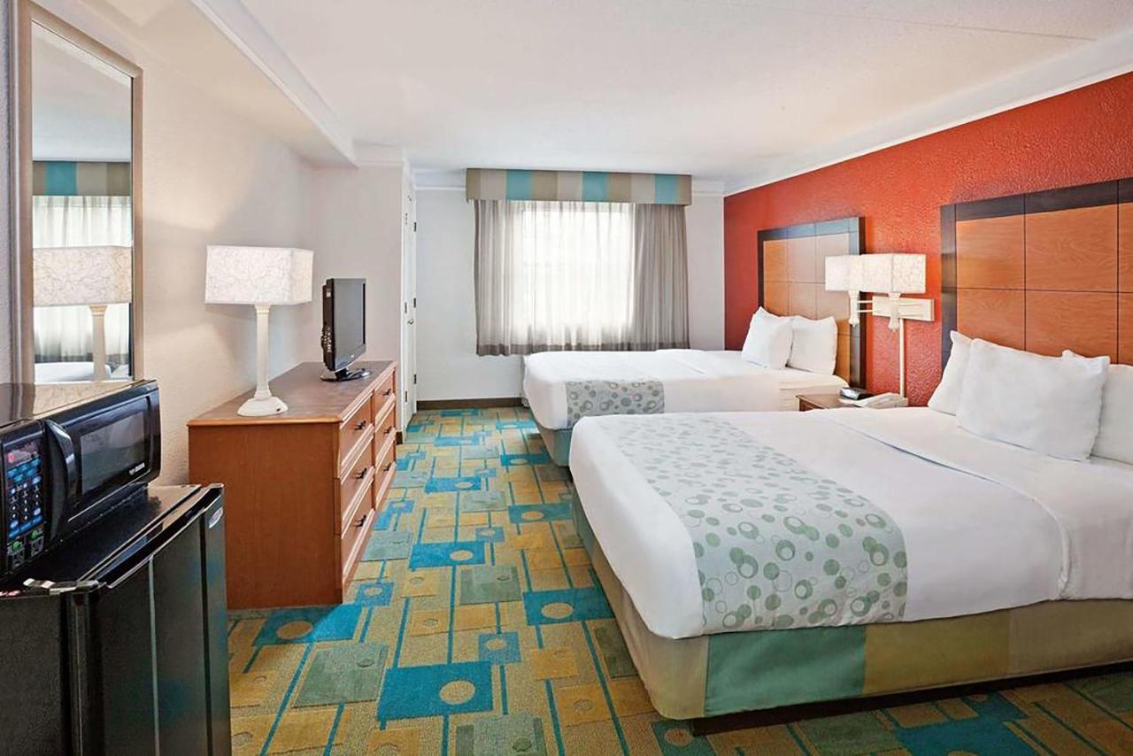 Norwood Inn & Suites เมอร์ริลวิลล์ ภายนอก รูปภาพ