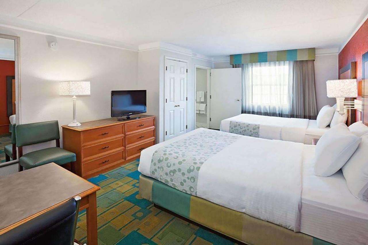 Norwood Inn & Suites เมอร์ริลวิลล์ ภายนอก รูปภาพ